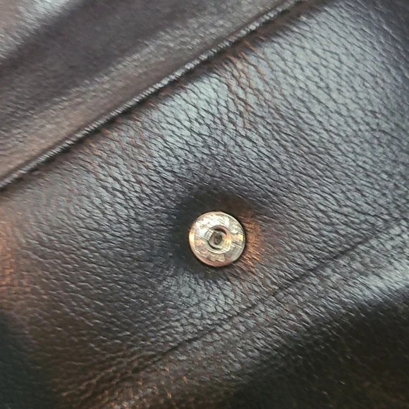 Chanel Sweater Embossed Compact Wallet - Picture 5 of 16